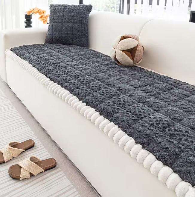 PawLounge™ – Quilted Cozy Sofa Cover