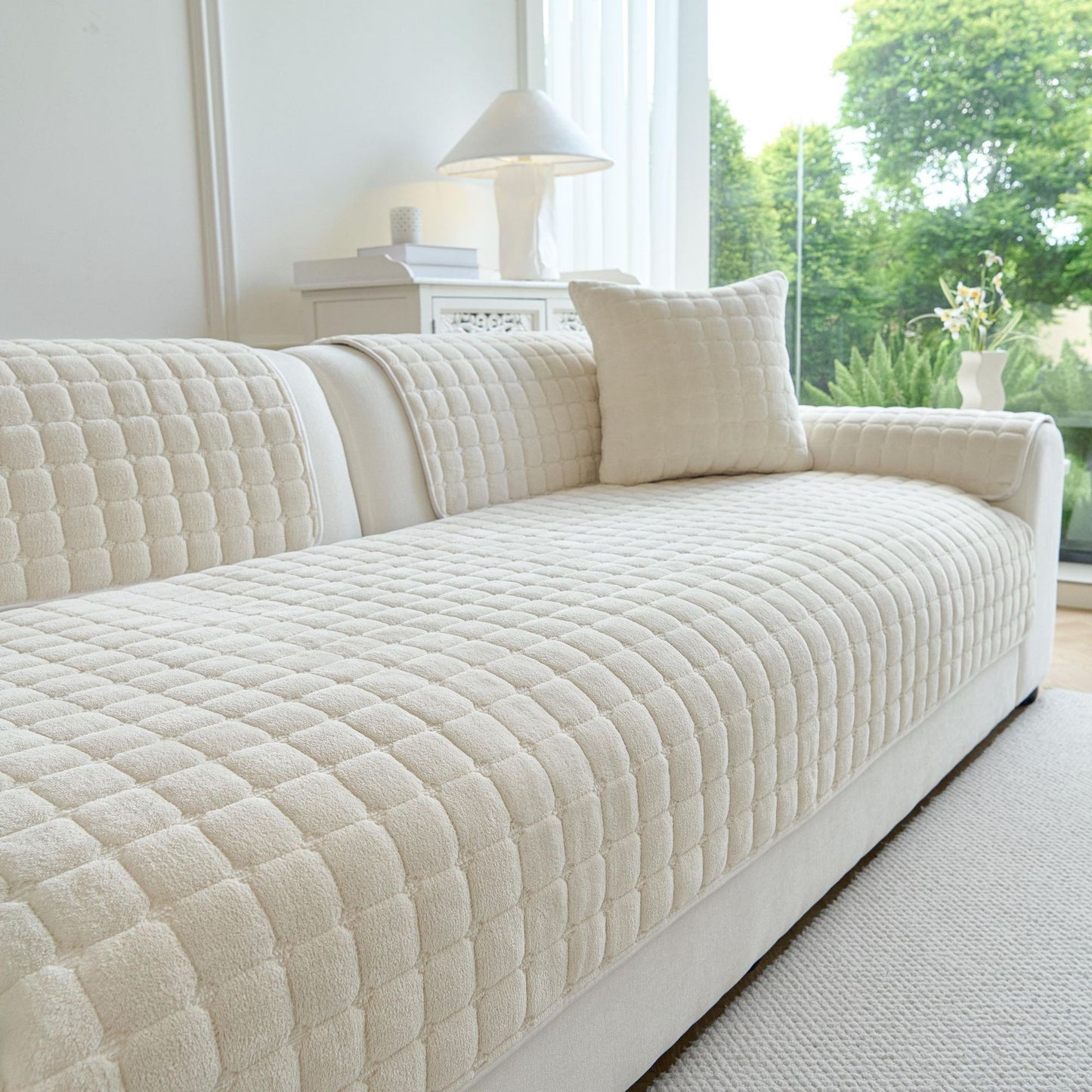 PawLounge™ – Quilted Cozy Sofa Cover